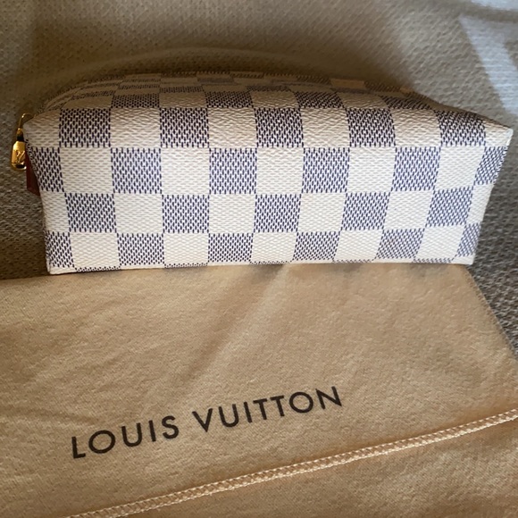 Louis Vuitton Cosmetic pouch - Picture 3 of 12
